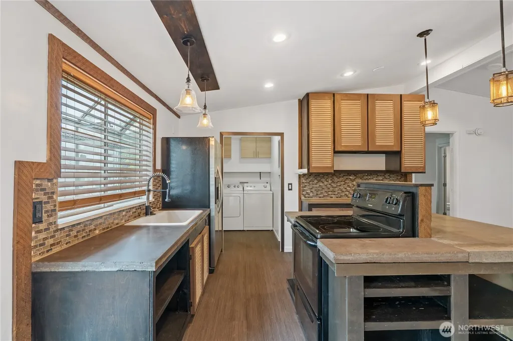 412 E Kennaston Avenue Montesano WA 98563