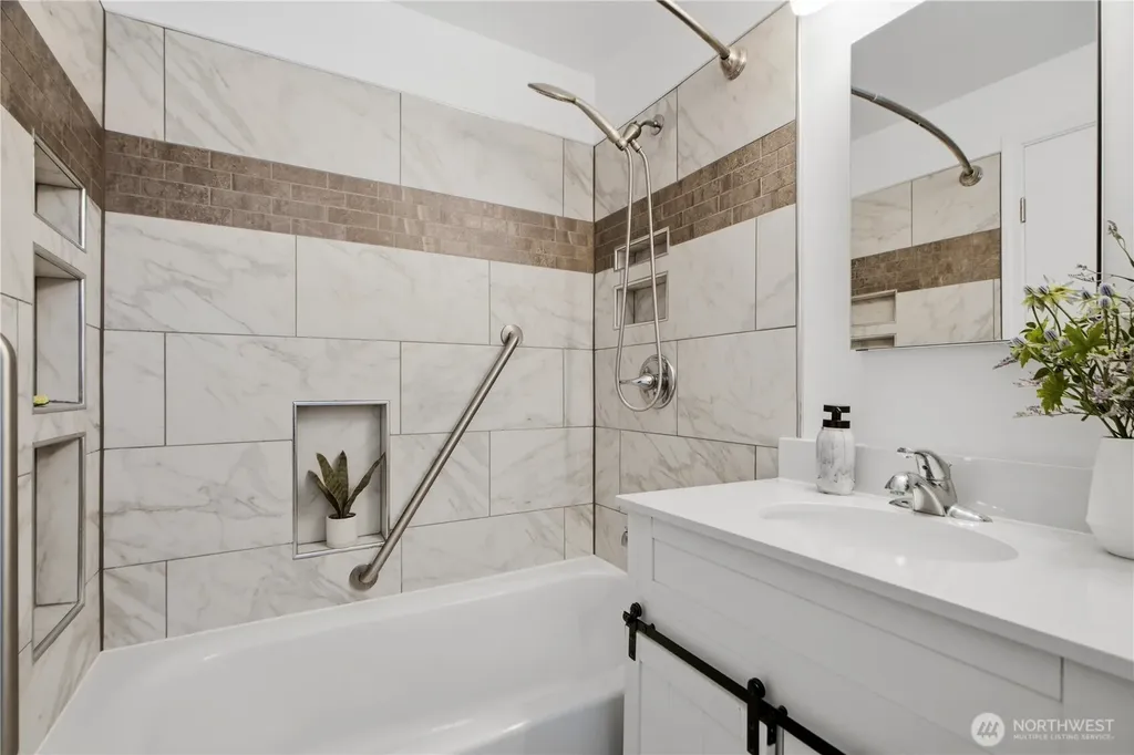 1727 Anacortes Avenue NE Renton WA 98059