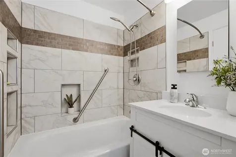 1727 Anacortes Avenue NE Renton WA 98059