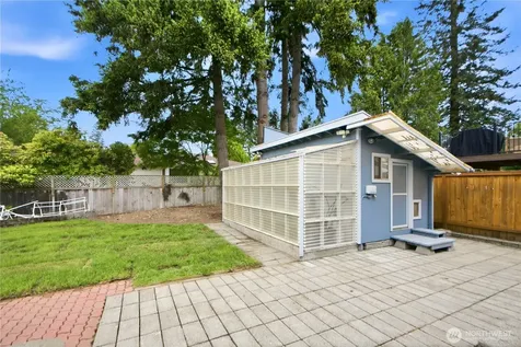 1727 Anacortes Avenue NE Renton WA 98059