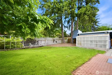 1727 Anacortes Avenue NE Renton WA 98059