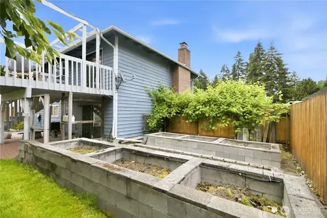 1727 Anacortes Avenue NE Renton WA 98059