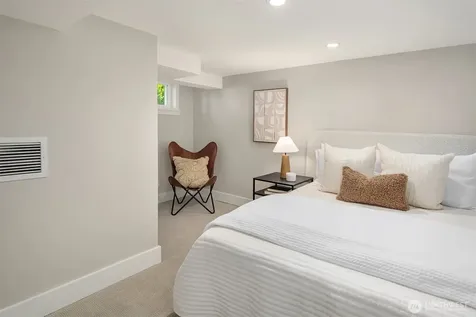 3242 NE 98th Street Seattle WA 98115