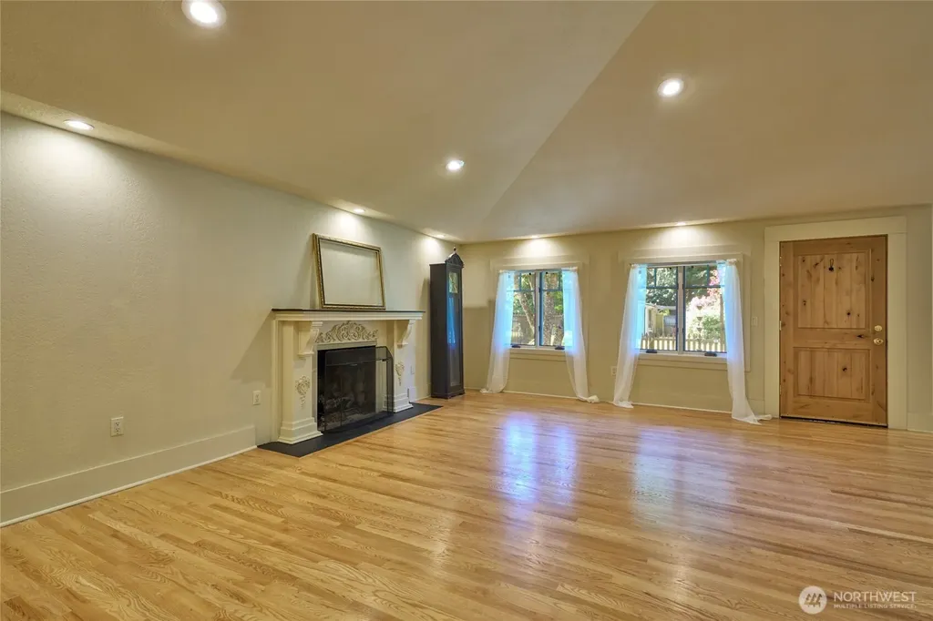 1620 N 183rd Street Shoreline WA 98133
