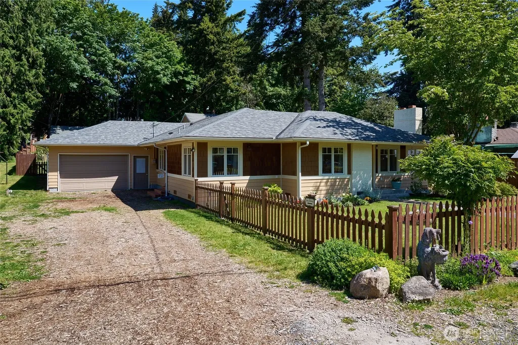 1620 N 183rd Street Shoreline WA 98133