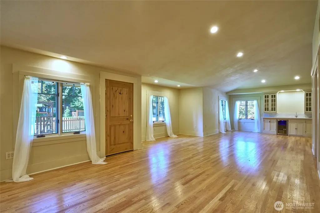 1620 N 183rd Street Shoreline WA 98133