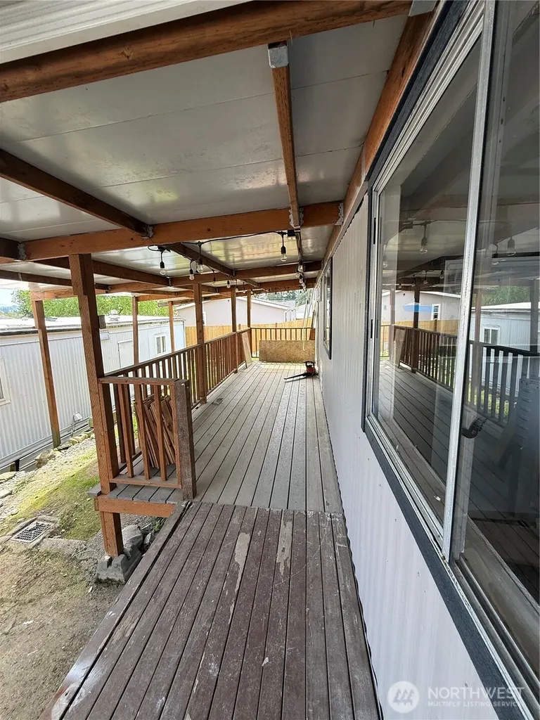 23708 Locust Way Bothell WA 98021