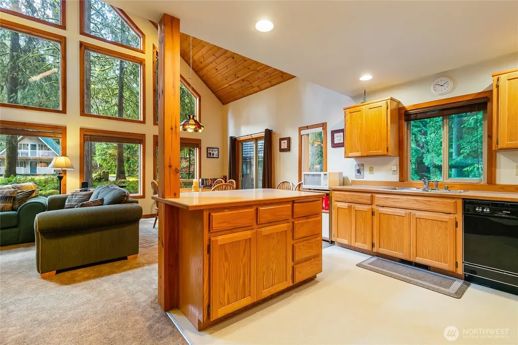 7077 Austin Pass Road Glacier WA 98244