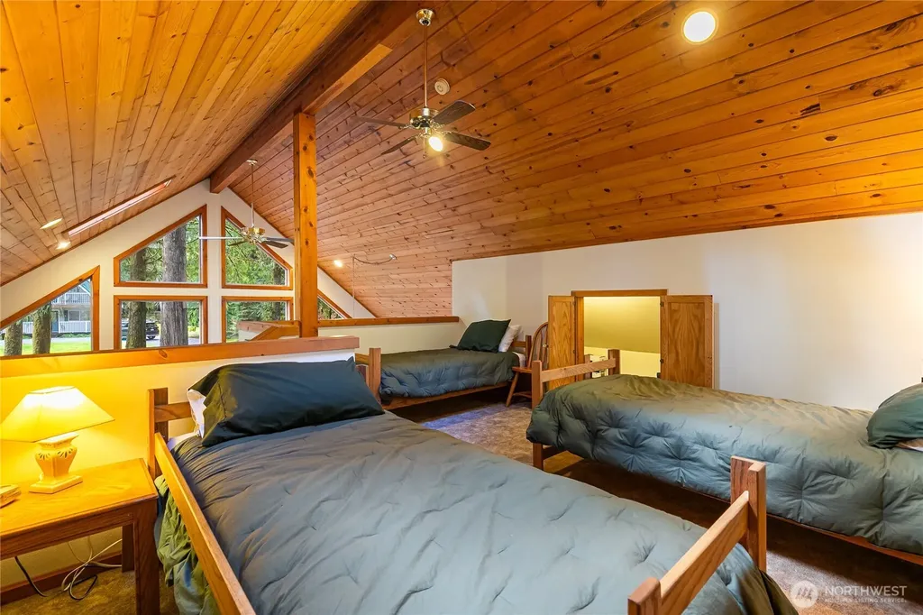7077 Austin Pass Road Glacier WA 98244