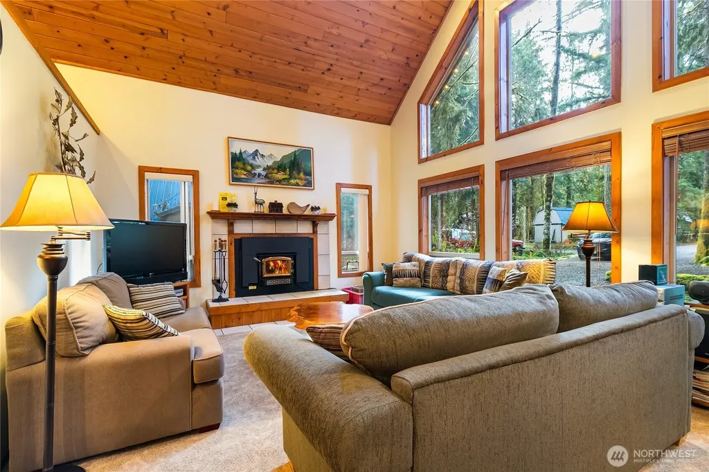 7077 Austin Pass Road Glacier WA 98244