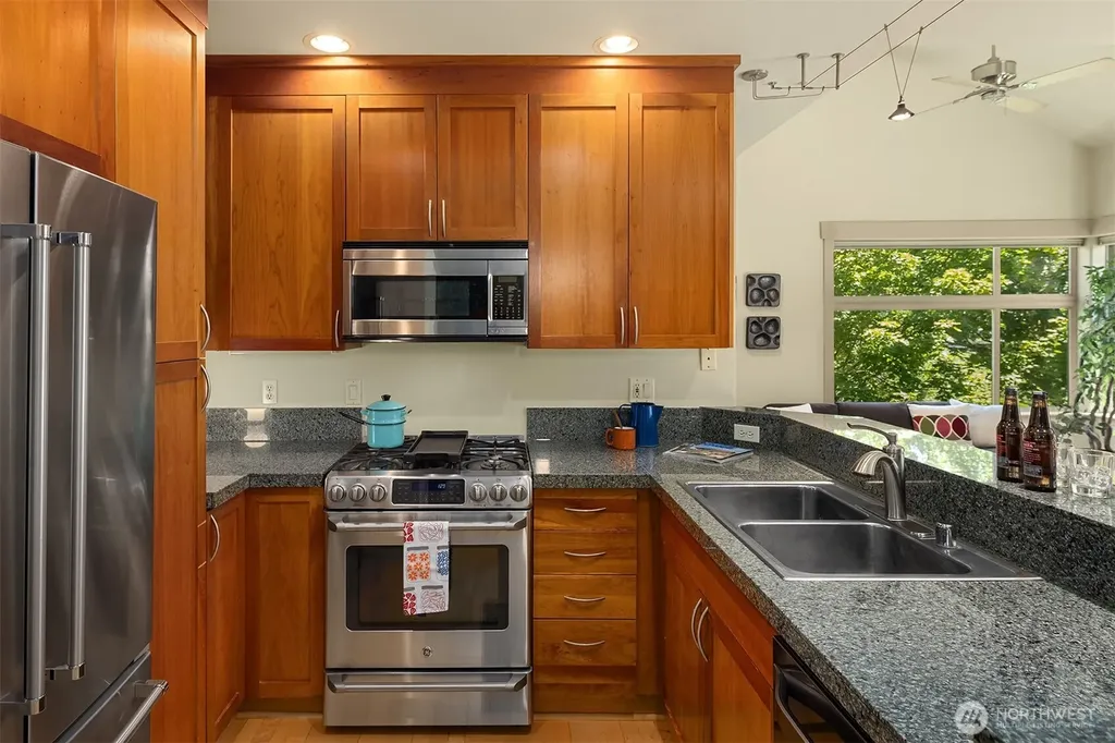 2035 Eastlake Avenue E Seattle WA 98102