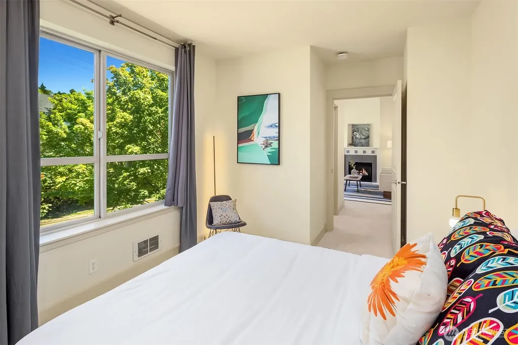 2035 Eastlake Avenue E Seattle WA 98102