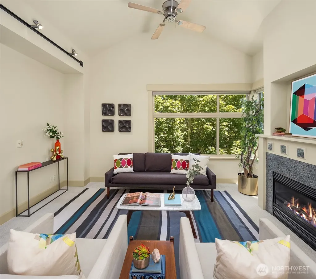 2035 Eastlake Avenue E Seattle WA 98102