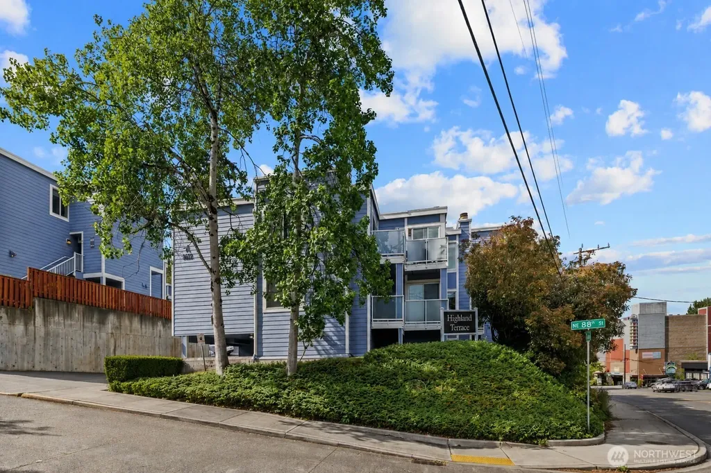 8812 20th Avenue NE Seattle WA 98115