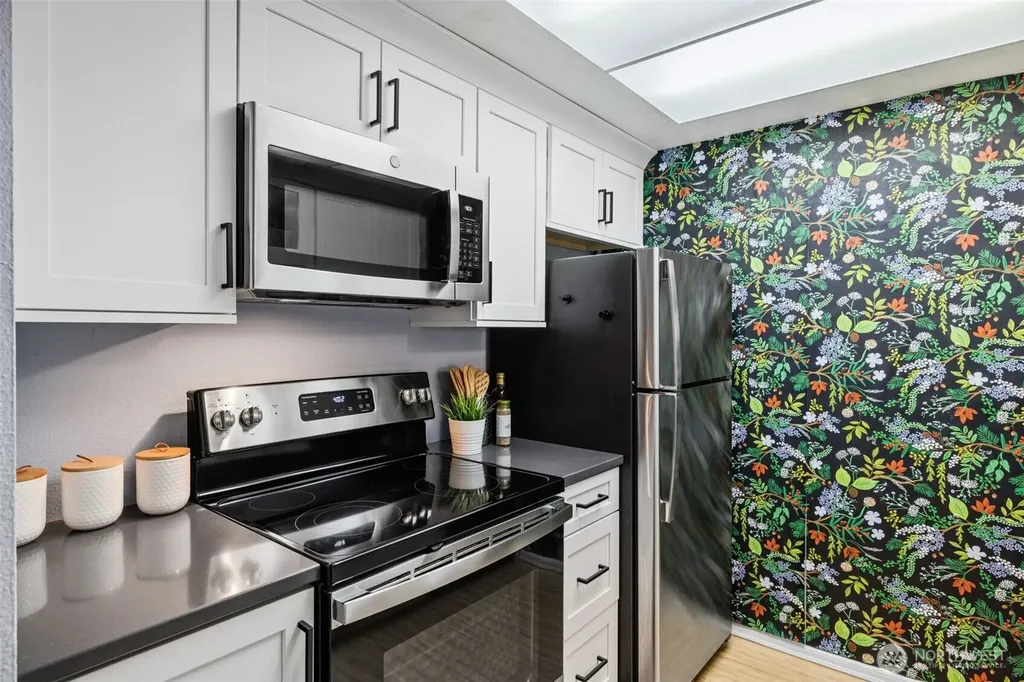 8812 20th Avenue NE Seattle WA 98115