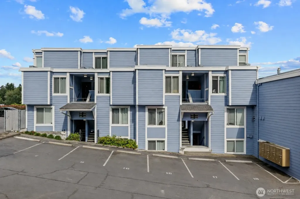 8812 20th Avenue NE Seattle WA 98115