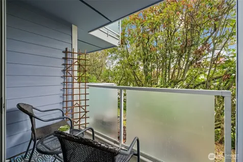 8812 20th Avenue NE Seattle WA 98115