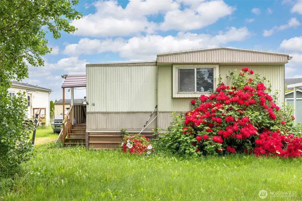 380 E Pole Road Lynden WA 98264