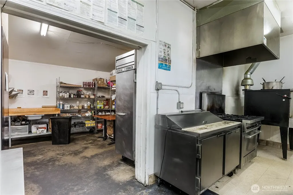 670 SE Pioneer Way Oak Harbor WA 98277