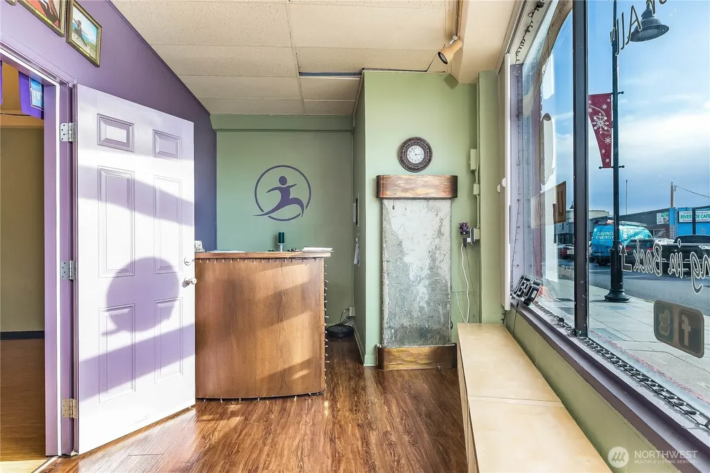 670 SE Pioneer Way Oak Harbor WA 98277