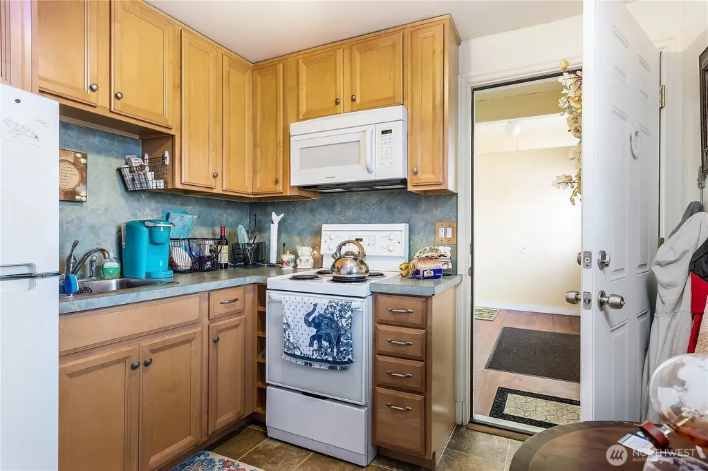 670 SE Pioneer Way Oak Harbor WA 98277