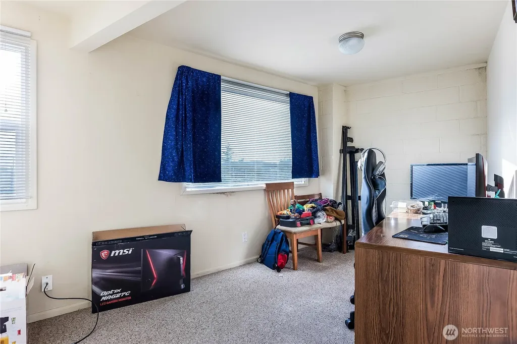 670 SE Pioneer Way Oak Harbor WA 98277