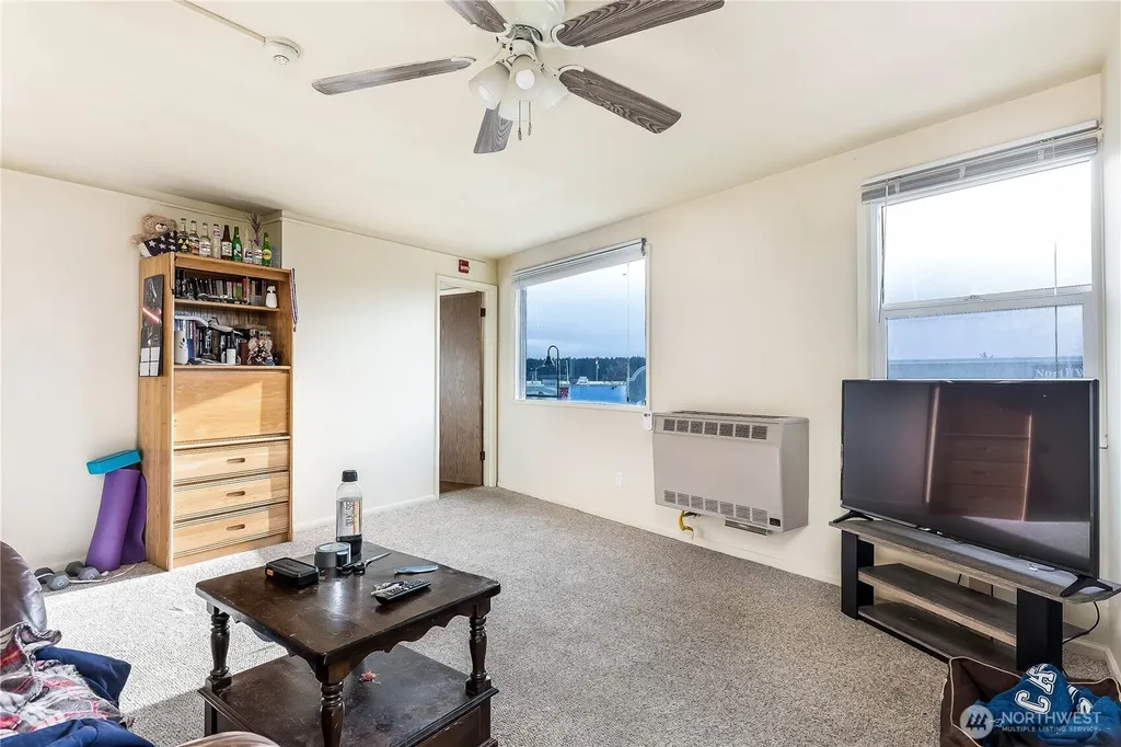 670 SE Pioneer Way Oak Harbor WA 98277