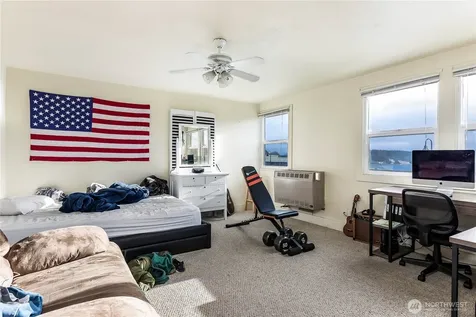 670 SE Pioneer Way Oak Harbor WA 98277