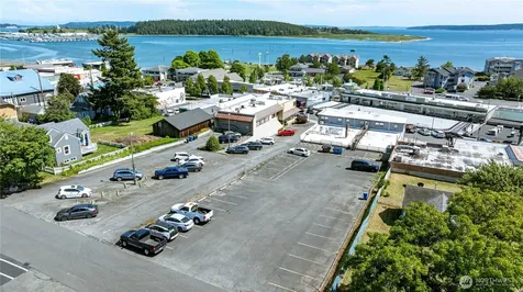 670 SE Pioneer Way Oak Harbor WA 98277