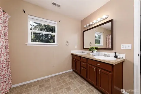 14321 108th Avenue E Puyallup WA 98374