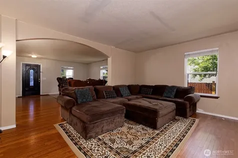 14321 108th Avenue E Puyallup WA 98374