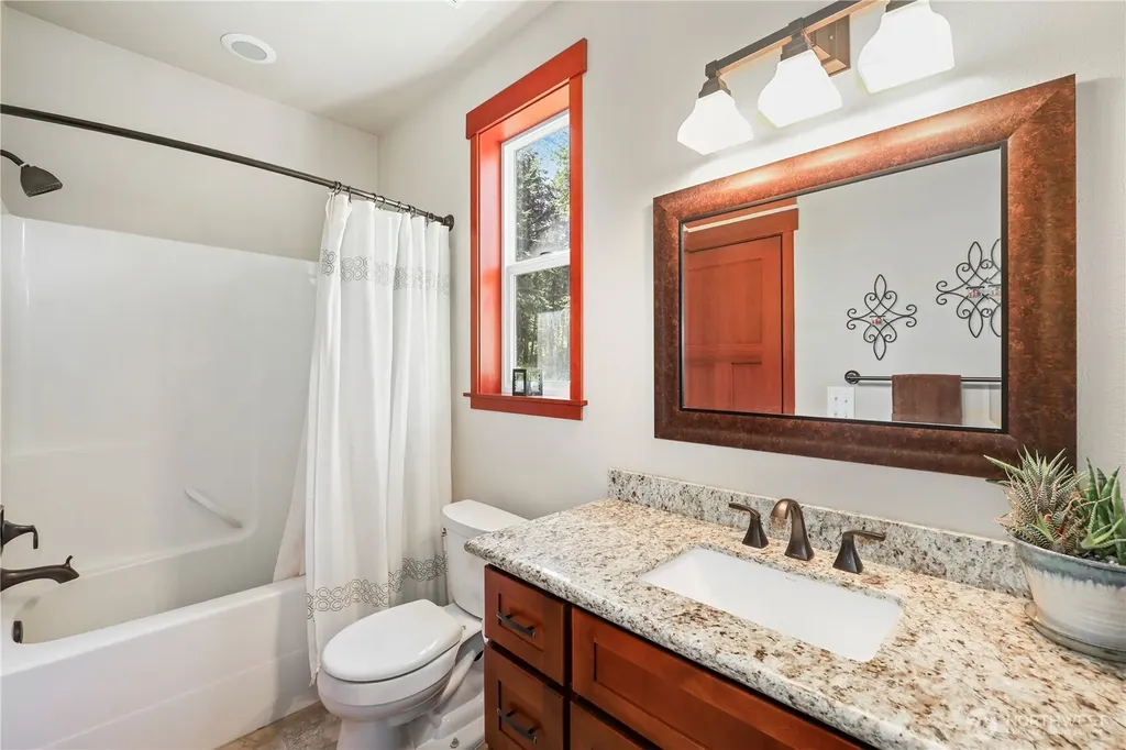 16011 126th Avenue E Puyallup WA 98374