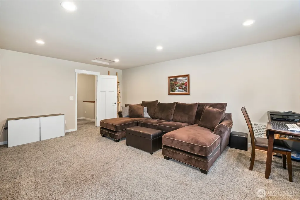 16011 126th Avenue E Puyallup WA 98374