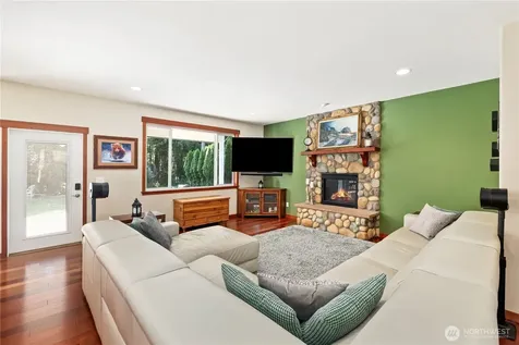 16011 126th Avenue E Puyallup WA 98374