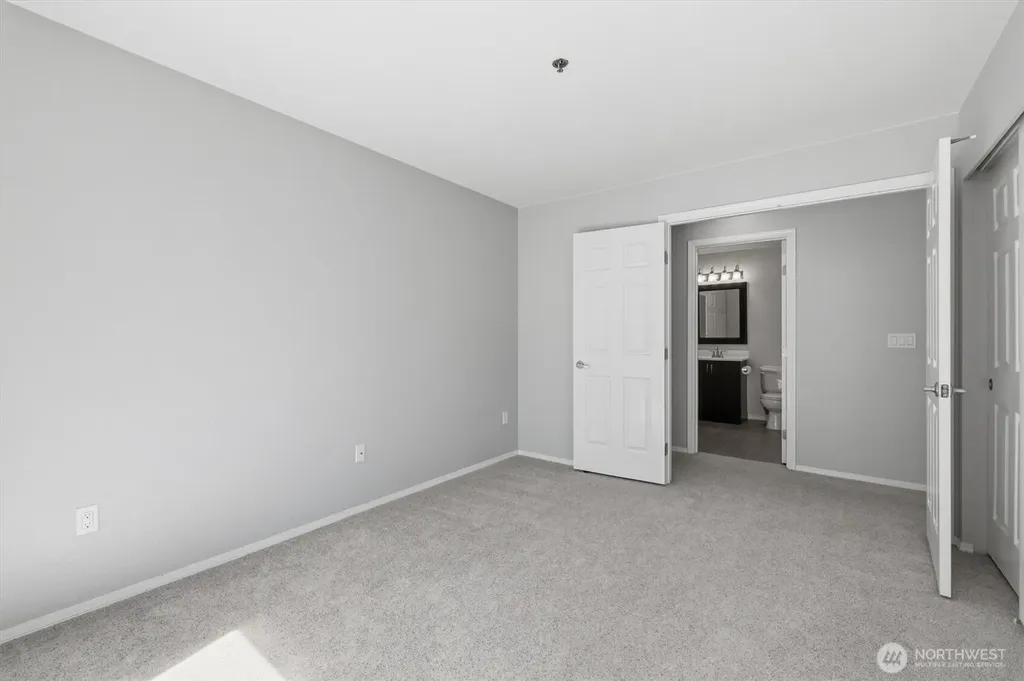 2560 118th Avenue SE Bellevue WA 98005