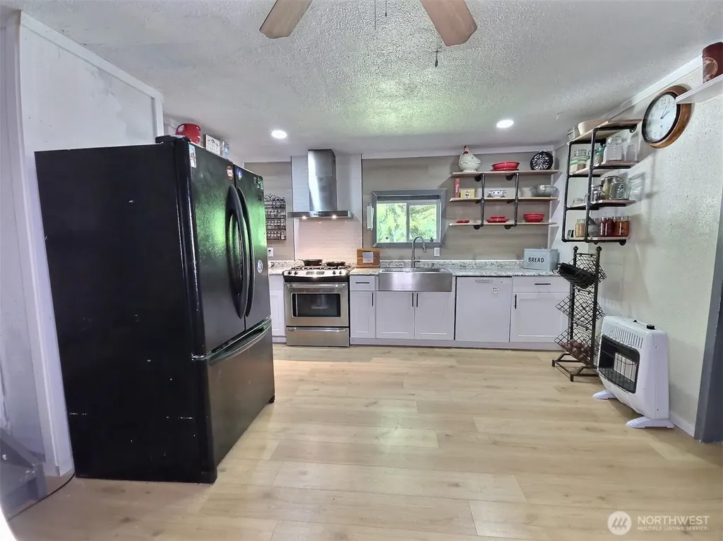 294 W Satsop Drive Elma WA 98541