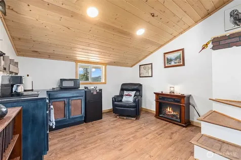 970 Kitt Narcisse Road Colville WA 99114