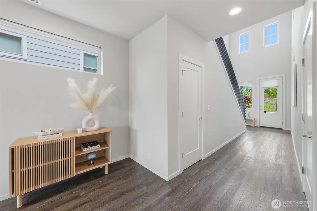 287 SW 97th Place Seattle WA 98106