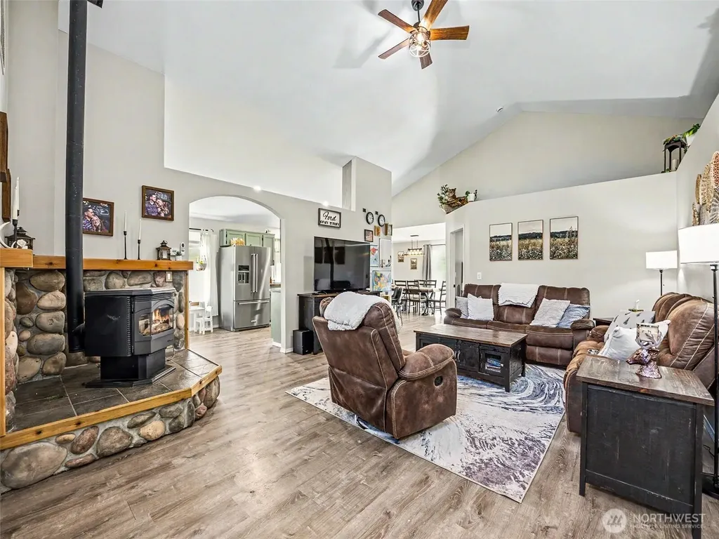 645 Orville Road E Eatonville WA 98328