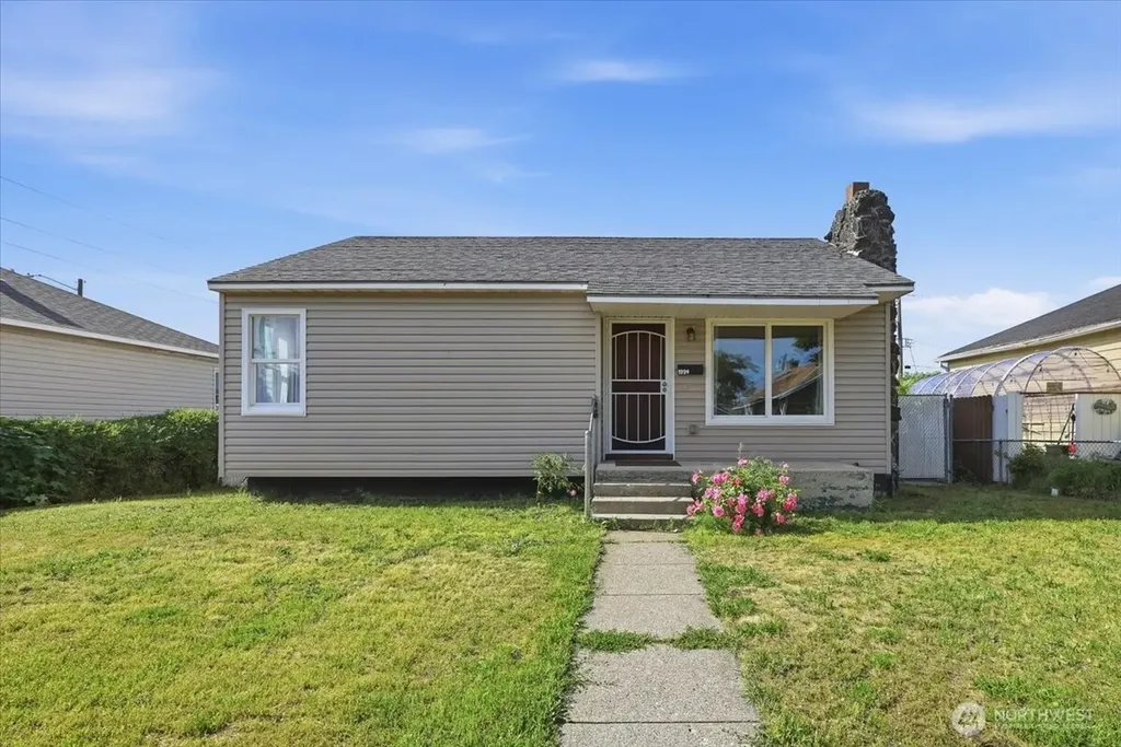 1324 E Kiernan Avenue Spokane WA 99207