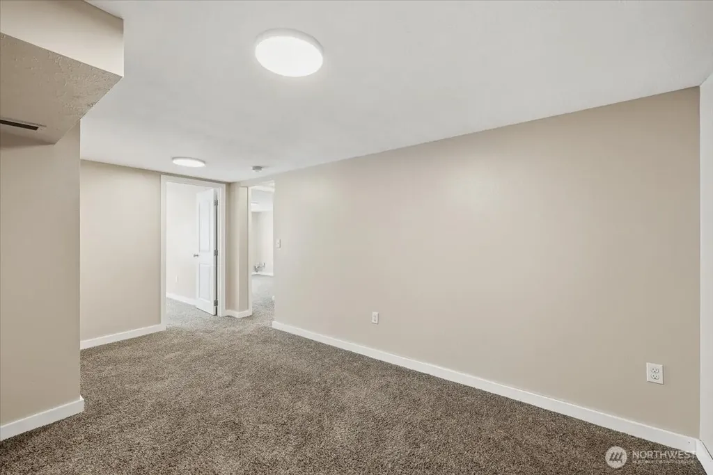 1324 E Kiernan Avenue Spokane WA 99207