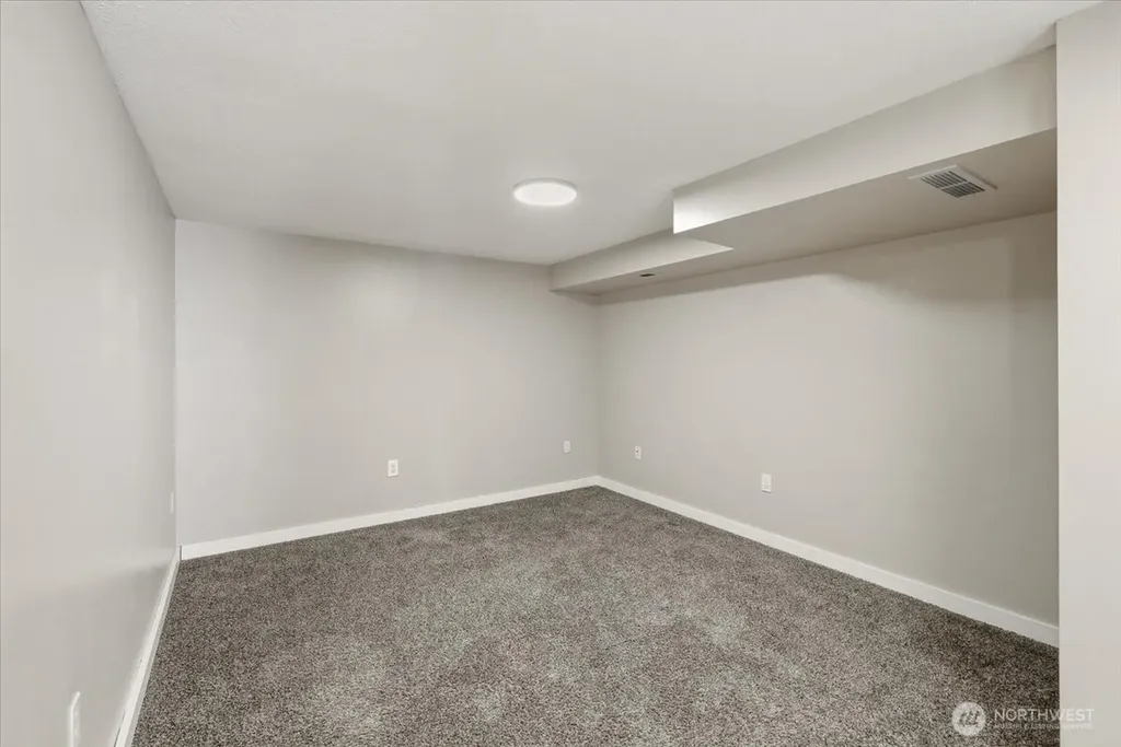 1324 E Kiernan Avenue Spokane WA 99207