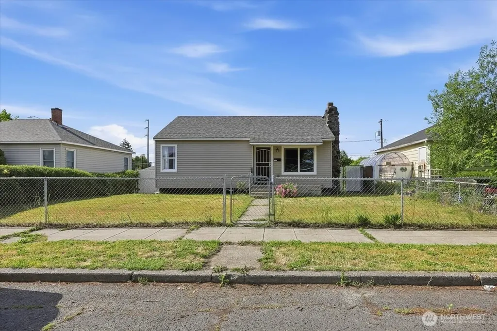 1324 E Kiernan Avenue Spokane WA 99207