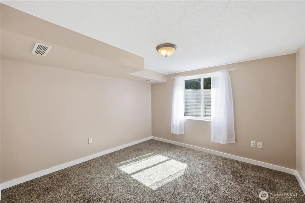 1324 E Kiernan Avenue Spokane WA 99207