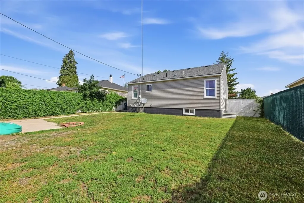 1324 E Kiernan Avenue Spokane WA 99207