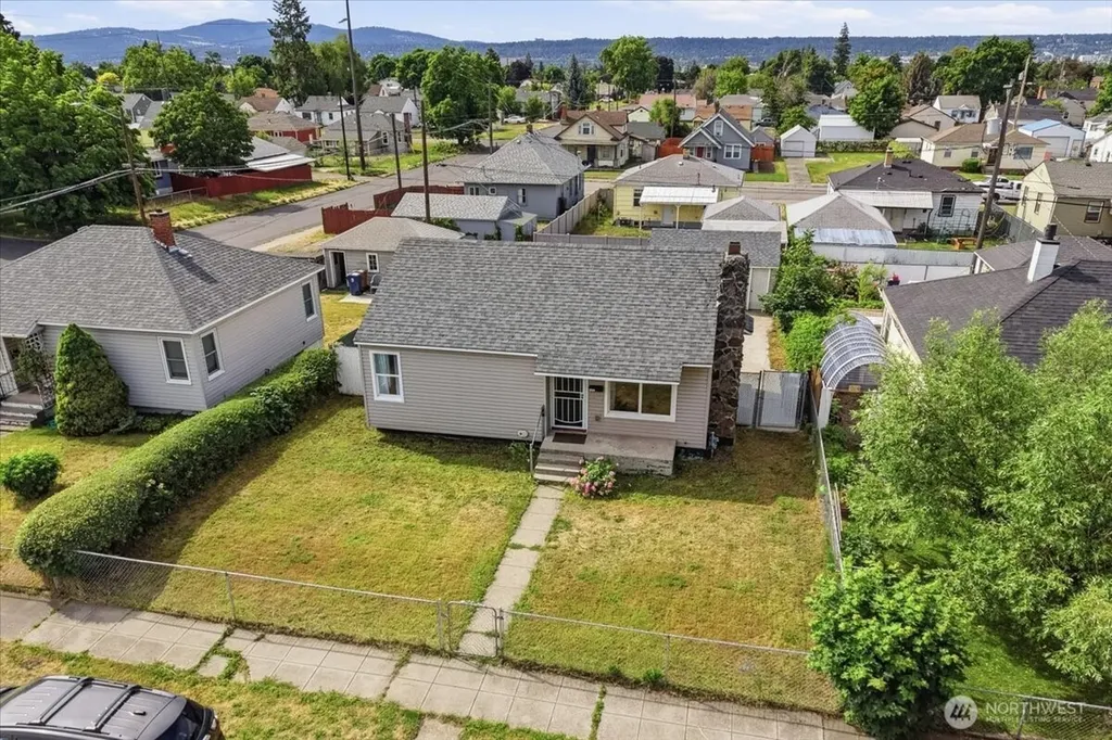 1324 E Kiernan Avenue Spokane WA 99207