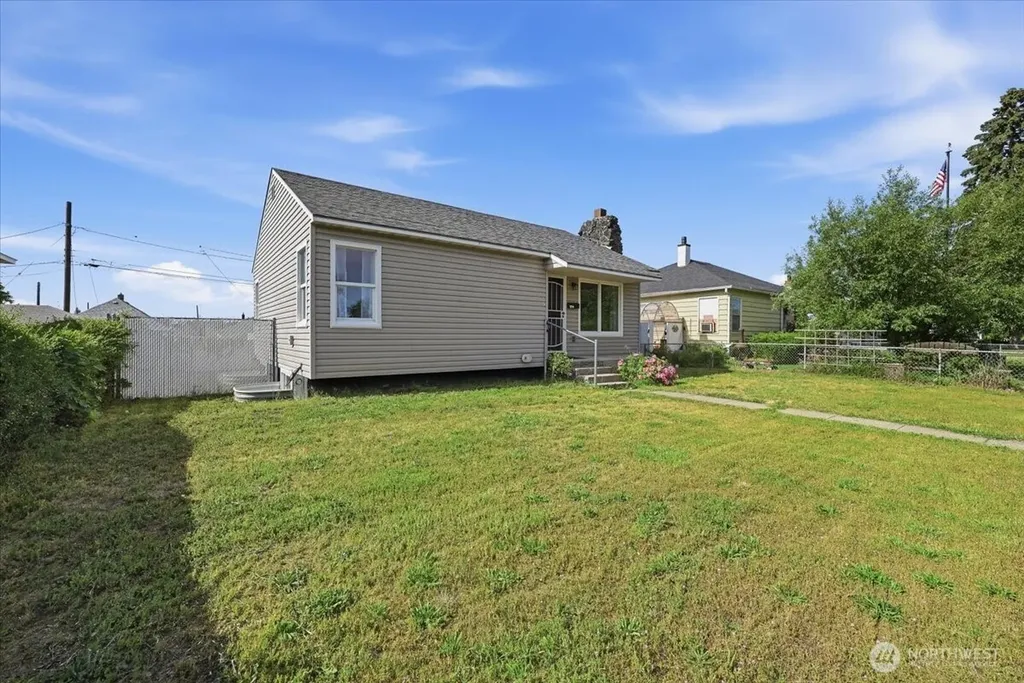 1324 E Kiernan Avenue Spokane WA 99207