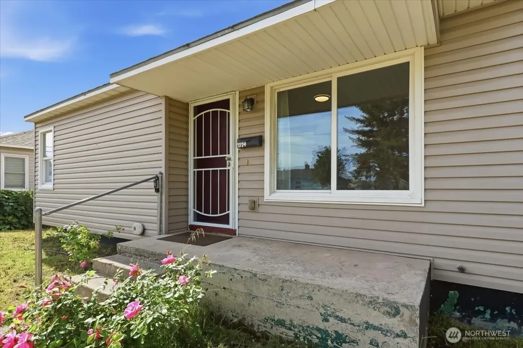 1324 E Kiernan Avenue Spokane WA 99207