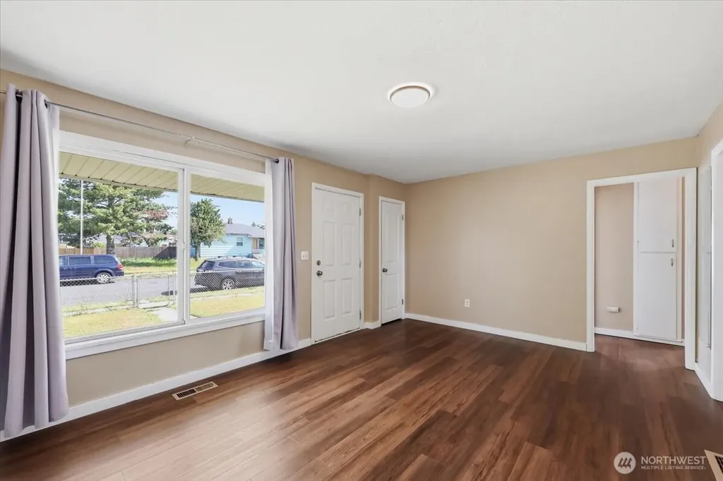 1324 E Kiernan Avenue Spokane WA 99207