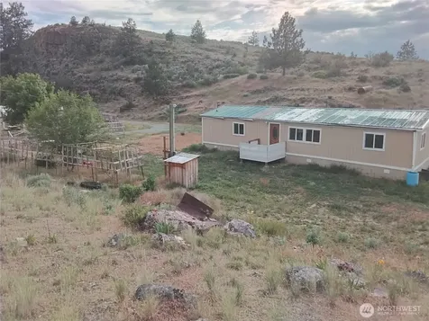 20 Round Up Road Oroville WA 98844